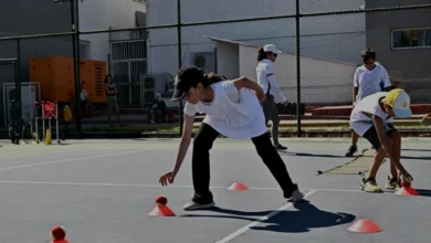 Muratpaşa Belediyesi 7 ile 14 yaş arası çocuklara tenis eğitimi veriyor