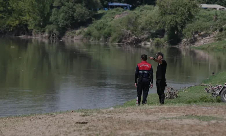 Adana Ceyhan Nehrinde Kayıp Çocuklardan Birinin Cansız Bedenine Ulaşıldı