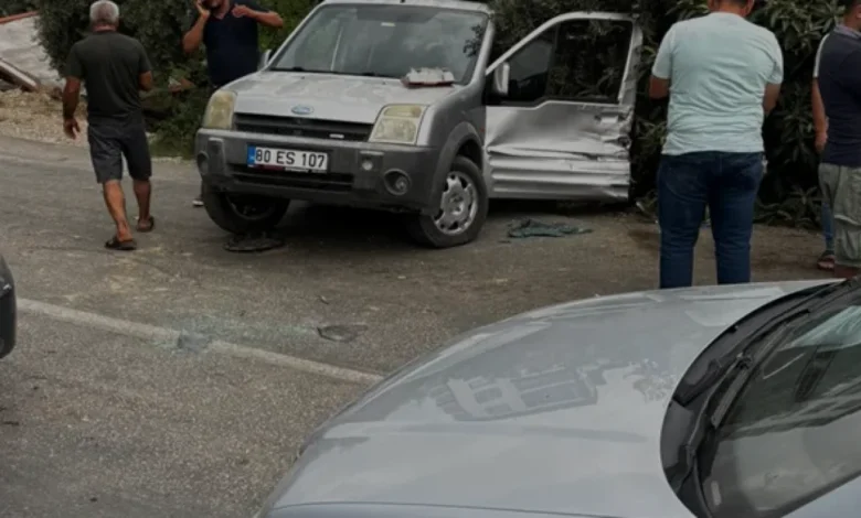 Adana Kozan ilçesinde trafik kazası sonucu iki kişi yaralandı
