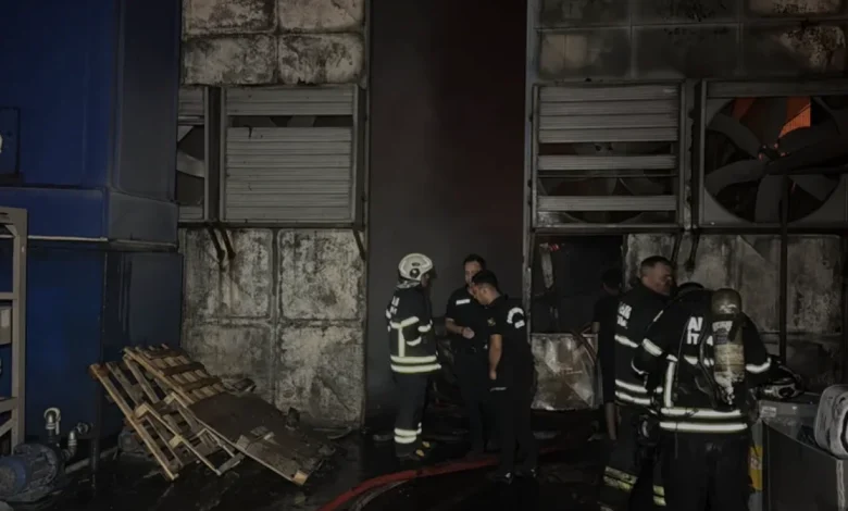 Adana Seyhan'da Ayakkabı Fabrikasında Büyük Yangın