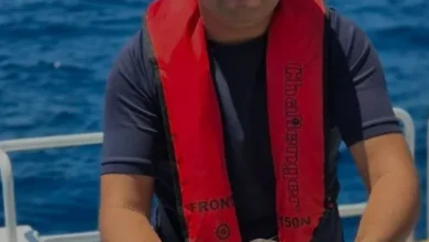 Alanya açıklarında çuvala dolanan caretta carettayı kaptan kurtardı