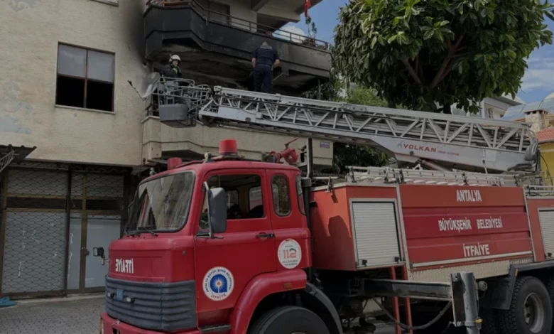 Alanya'da Apartman Dairesinde Yangın 3 Çocuk Hastaneye Kaldırıldı