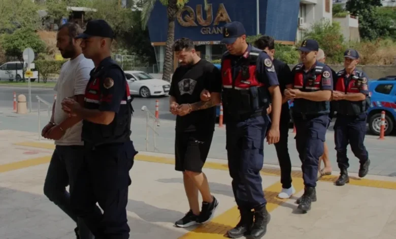 Alanya'da Emlak Ofisine Silahlı Saldırı Düzenleyen İki Kişi Tutuklandı