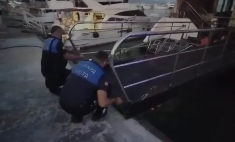 Alanyada Kavga Eden İki Tur Teknesine Mühür ve Men Cezası