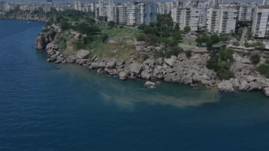 Antalya Falez Parkı kıyısında atık su sızıntısı paniği