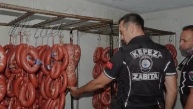 Antalya Kepezde Gıda Deposuna Baskın 152 Kilo Et ve Turşuya El Konuldu