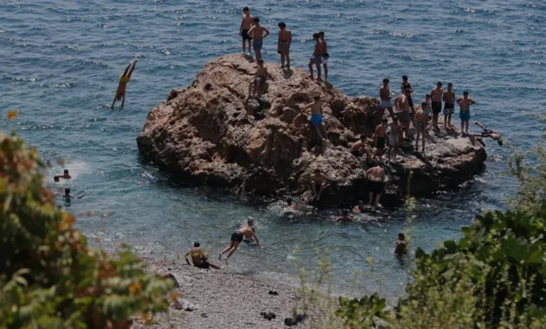 Antalya Sahillerinde Aşırı Sıcak Alarmı