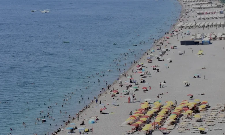 Antalya Sahillerinde Aşırı Sıcak ve Nem Etkili Oldu