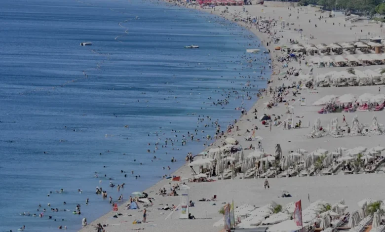 Antalya Sahillerinde Termometreler 38 Dereceyi Gördü
