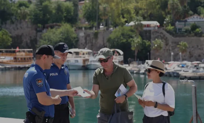 Antalya Turizm Polisleri Yabancı Dil Desteğiyle Sahada