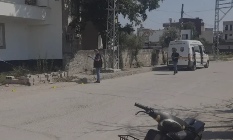 Ceyhan ilçesinde silahlı saldırı iki kız kardeş yaralandı