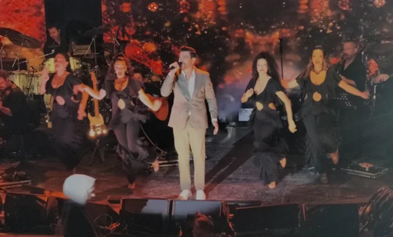 Gökhan Tepe Alanya Sahnesinde 30 Yılı ve Zafer Bayramını Kutladı