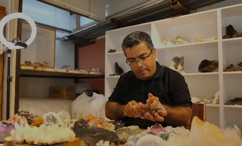 Hataylı Biyolog Sedat Çam Taş Koleksiyonculuğunu İhracata Taşıdı