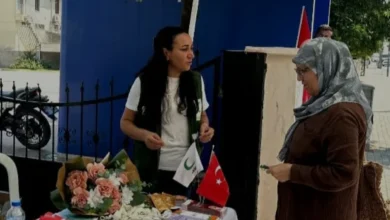 Kadirli'de sigara paketini teslim edenlere kitap hediye edildi