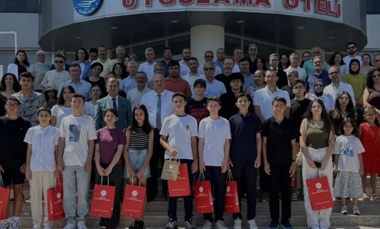 Kumluca'da LGS ve YKS sınavlarında dereceye giren öğrenciler ödüllendirildi