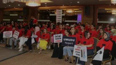 LÖSEV Adana Gençlik Buluşmasında Kanserle Mücadele Deneyimleri Paylaşıldı