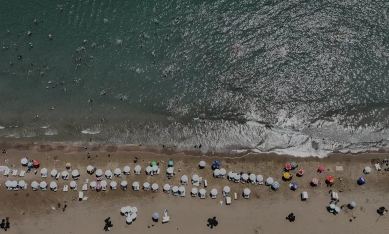 Mersin Sahillerinde Aşırı Sıcak Hava Nedeniyle Yoğunluk