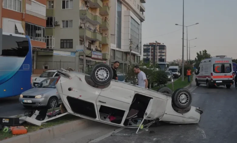 Mersin Silifke'de Tır ve Otomobil Çarpıştı Anne ve Kızı Yaralandı