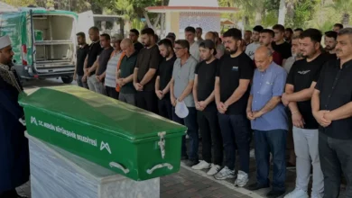 Mersin'de sulama kanalında hayatını kaybeden öğretmen defnedildi