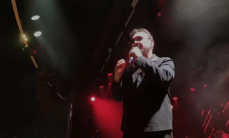 Şarkıcı Yaşar Manavgat otellerindeki konser serisinde sahne aldı