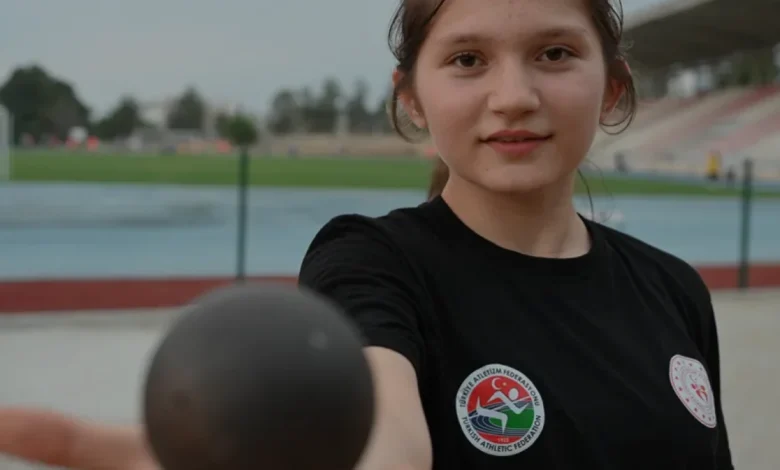 Teneffüste keşfedilen Elfinay Kama üst üste Türkiye şampiyonu oldu