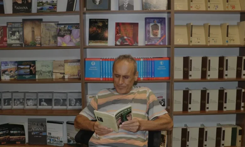 68 yaşındaki Mevlüt Alpay 56 yıldır kitap tutkusundan vazgeçmiyor