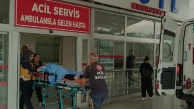 Adana Kozan'da Otomobil ve Motosiklet Çarpıştı
