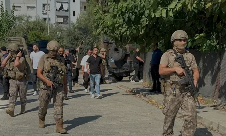Adana'da polise silahlı direniş gösteren firari hükümlü yakalandı