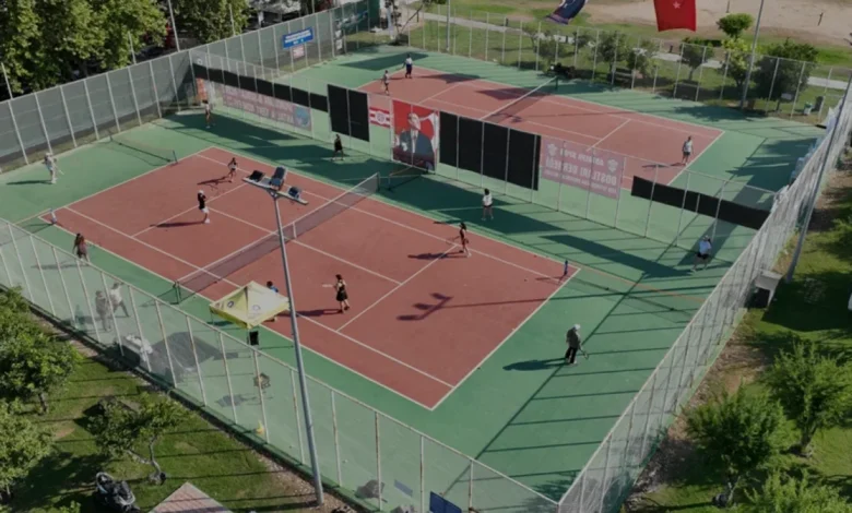 Antalya Büyükşehir Belediyesinden Ücretsiz Tenis Eğitimi