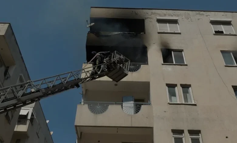 Antalya Muratpaşa'da Apartman Yangını