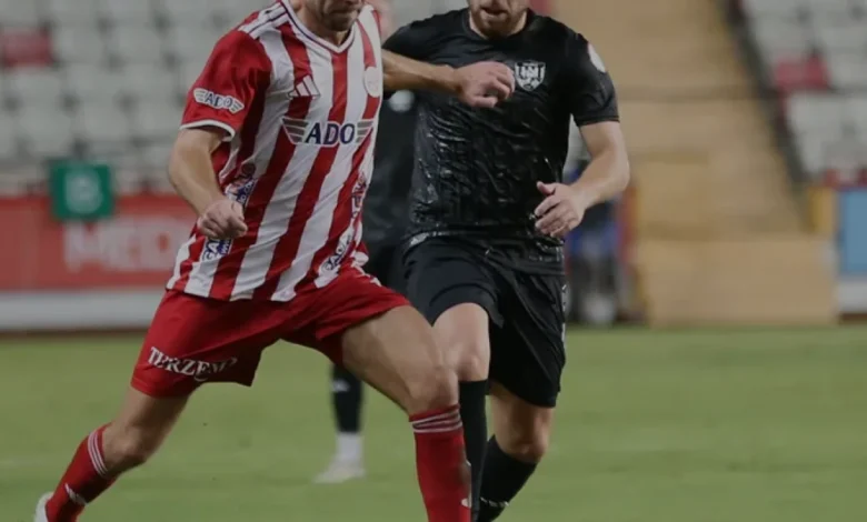 Antalyaspor sahasında Artı Değer Vanspor FK engelini rahat geçti