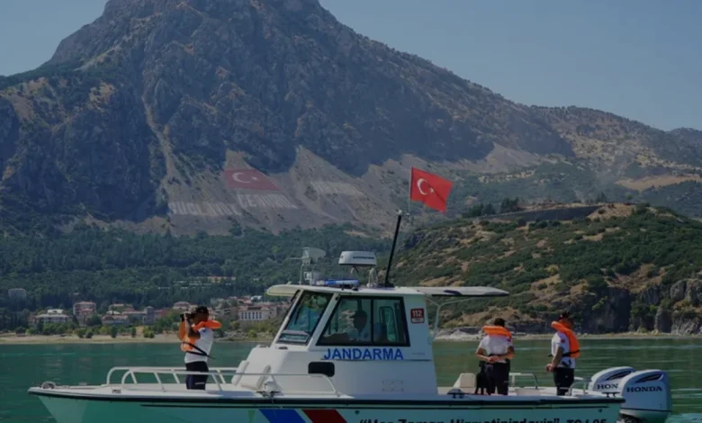 Eğirdir Gölünde Jandarma Bot Timi Denetimleri Sıkılaştırdı