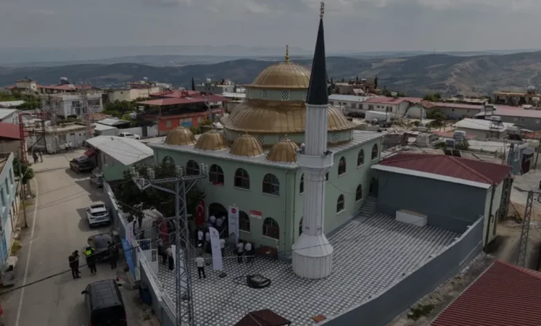 Hatayda depremde yıkılan Akcurun Camisi yeniden hizmete girdi