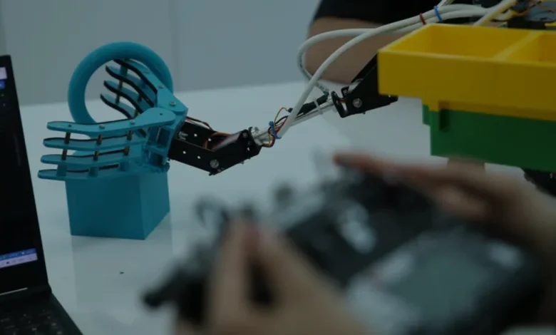 Hataylı öğrenciler TEKNOFEST için geliştirdikleri robotla iddialı