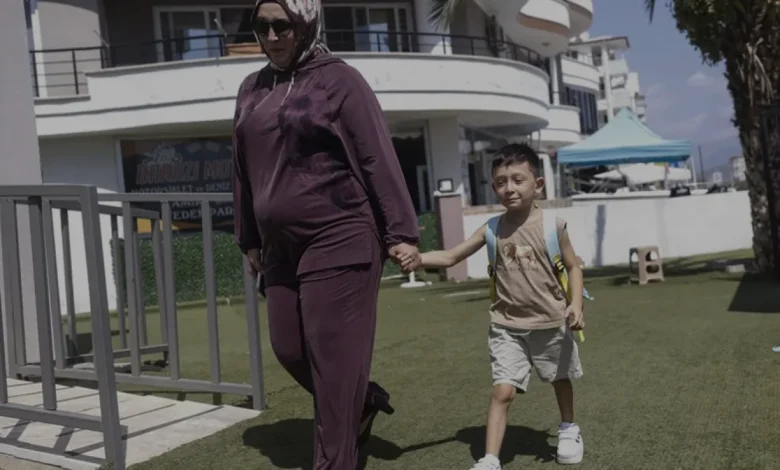 Kadavradan rahim nakliyle dünyaya gelen Ömer Özkan okul yolunda