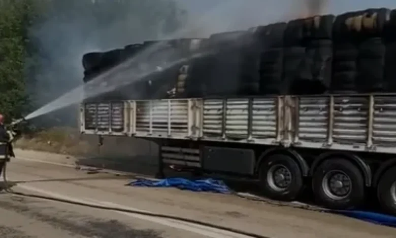 Kadirli Osmaniye Karayolunda Pamuk Yüklü TIR Alev Aldı