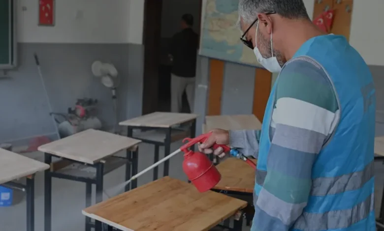 Kadirli'de Denetimli Serbestlik Yükümlüleri Okulları Yeniliyor