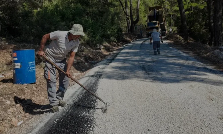 Kumluca Altınyaka Mahallesinde 15 Kilometrelik Asfalt Çalışması