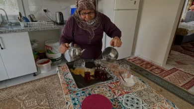 Mersin Erdemli'de 69 yaşındaki Fatma Dinç'e hayırsever eli
