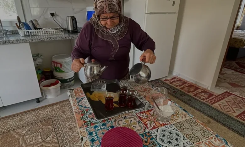 Mersin Erdemli'de 69 yaşındaki Fatma Dinç'e hayırsever eli