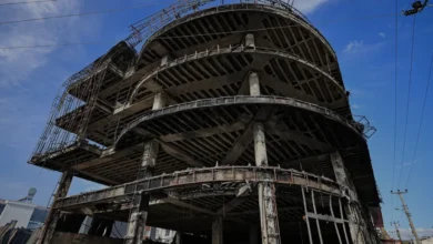 Mersin Mezitli'deki mobilya mağazası yangını söndürüldü