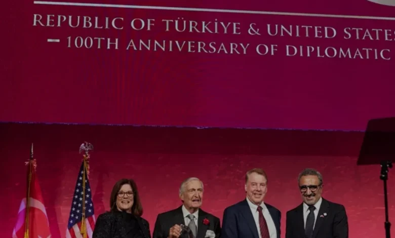 Rahmi Koç ve Bill Ford New York'ta düzenlenen gecede onurlandırıldı