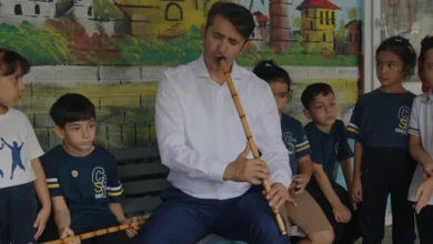 Adana Cebesoy İlkokulu Müdürü Ahmet Çağlar Öğrencilere Ney Dinletisi Sunuyor
