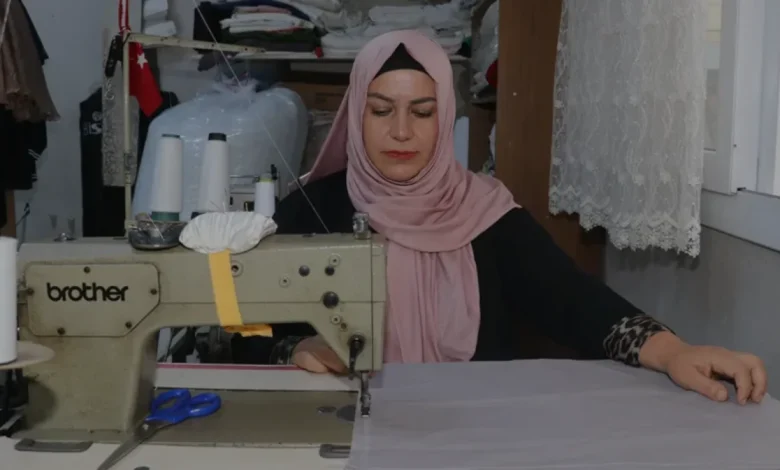 Adana Yeşilevler Mahalle Muhtarı Nazife Tuzlar Elaldı Hem Terzi Hem Muhtar