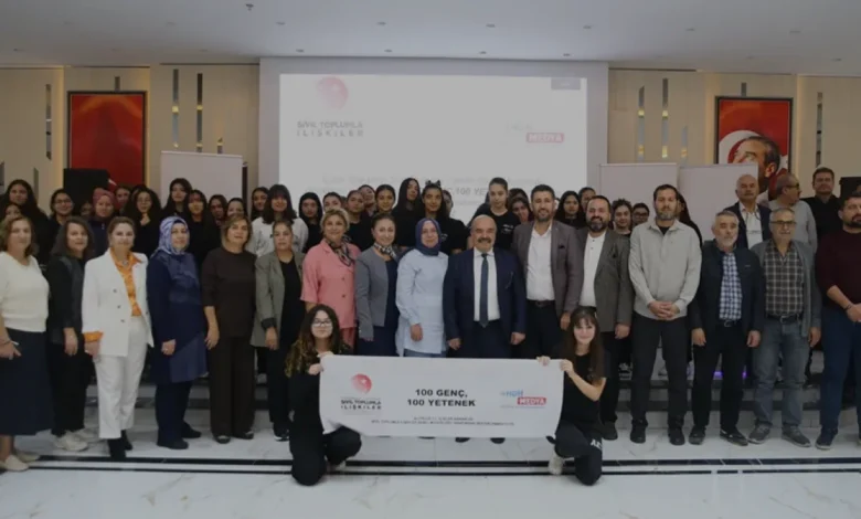 Adana'da 100 Genç 100 Yetenek Projesi ile Gençlerin Potansiyeli Destekleniyor