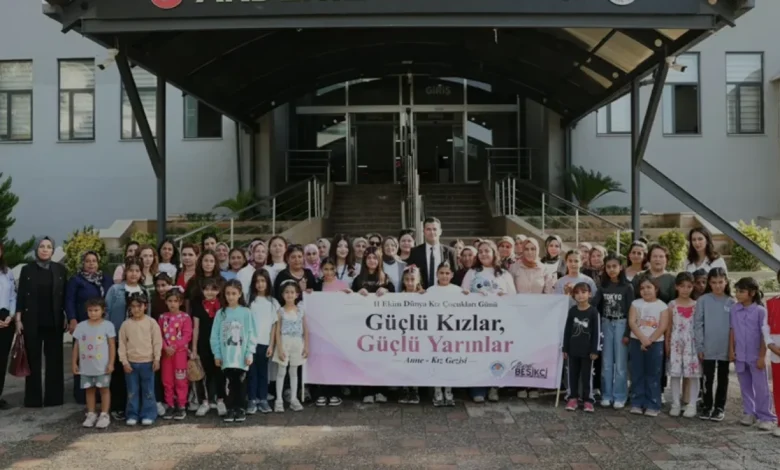 Akdeniz Belediyesi Anne ve Kız Çocuklarını Gezide Buluşturdu