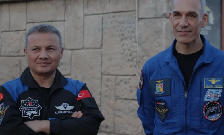 Alper Gezeravcı ve Astronotlar Antalya Kongresinde Çocuklarla Buluştu