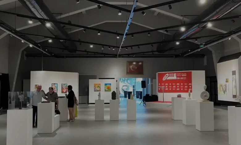 Antalya Dokumaparkta Cumhuriyet Temalı Ekim Geçidi Sergisi