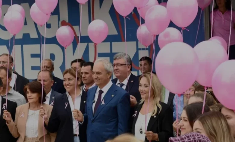Antalyada Meme Kanseri Farkındalığı İçin Gökyüzüne Pembe Balonlar Bırakıldı