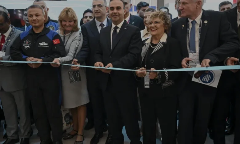 Bakan Kacır 77 Uluslararası Uzay Kongresi Fuar Alanını Açtı